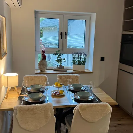 Klimatisierte Eifel-ferienwohnung 5pl1, Mechernich, Obergartzem, Satzvey - Nahe Krewelshof, Burg Satzvey & Phantasialand Appartement