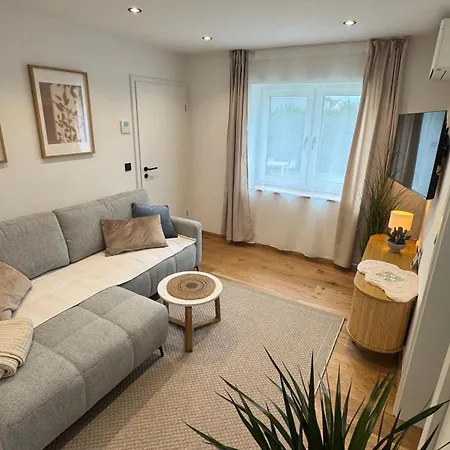 Klimatisierte Eifel-ferienwohnung 5pl1, Mechernich, Obergartzem, Satzvey - Nahe Krewelshof, Burg Satzvey & Phantasialand * Mechernich